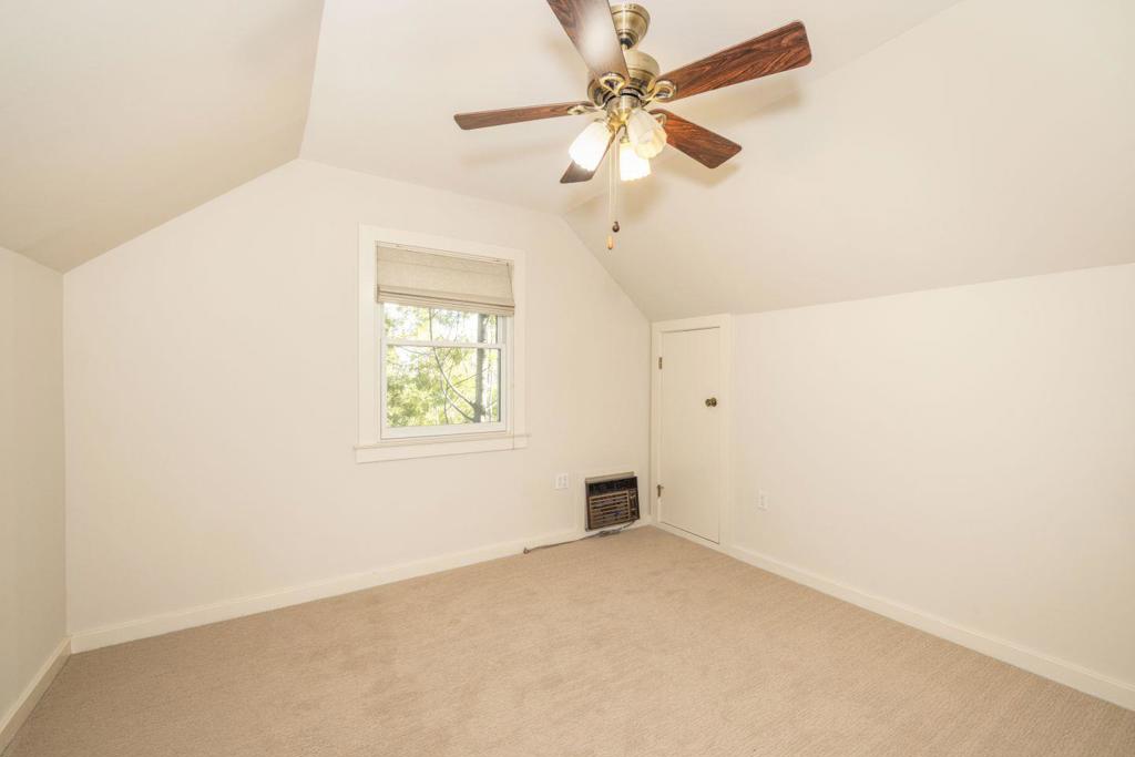 453 King Street Property Photo 26