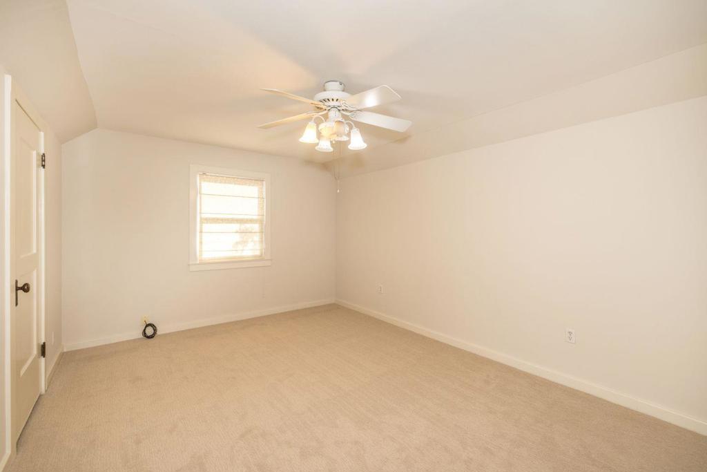 453 King Street Property Photo 27