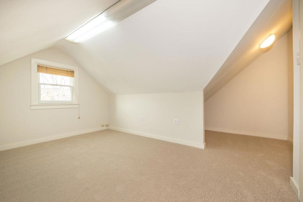 453 King Street Property Photo 29