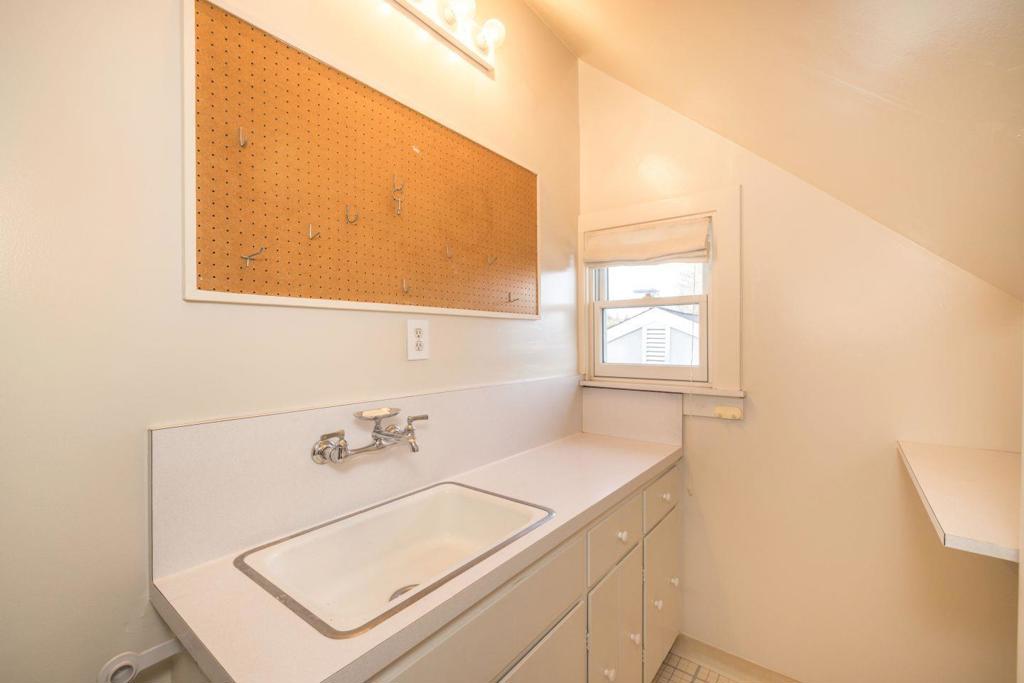 453 King Street Property Photo 31