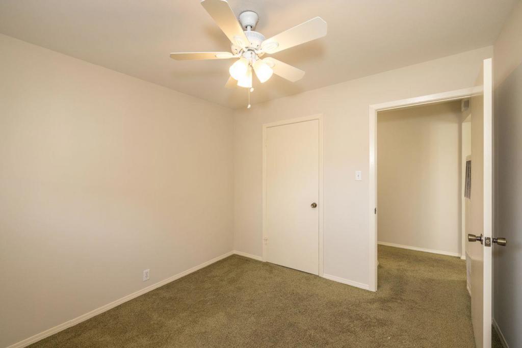 453 King Street Property Photo 37