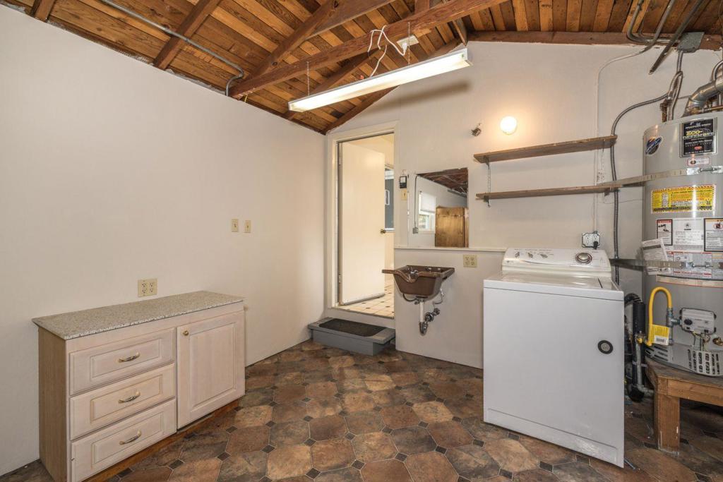 453 King Street Property Photo 41