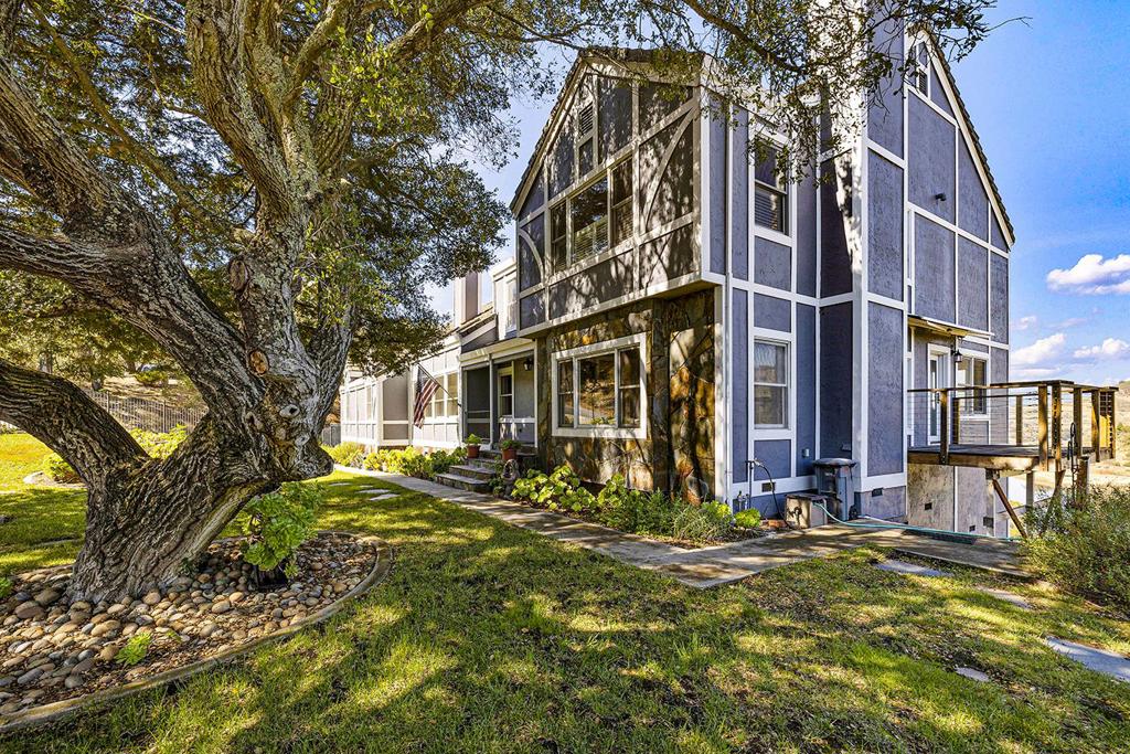 17300 Chesbro Lake Drive Property Photo 3