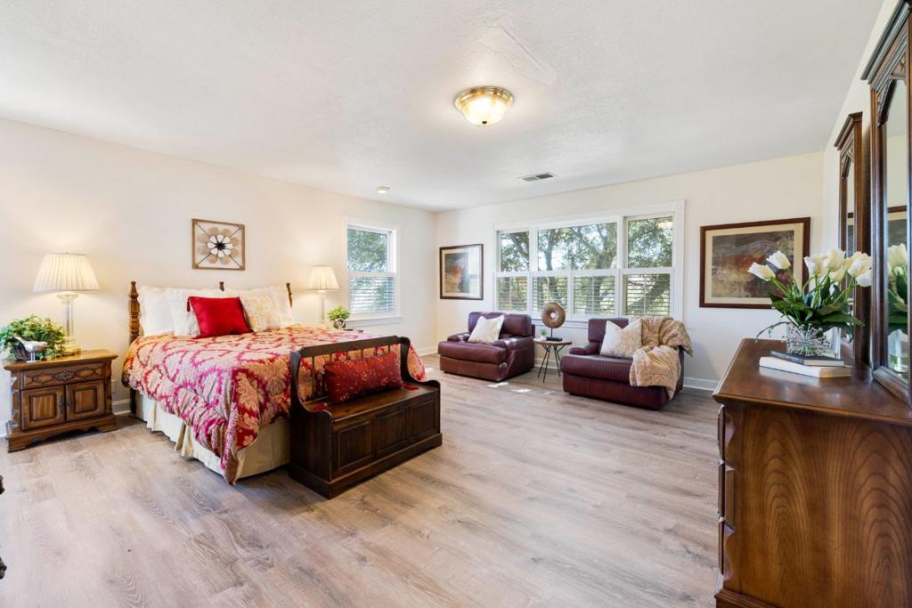 17300 Chesbro Lake Drive Property Photo 24