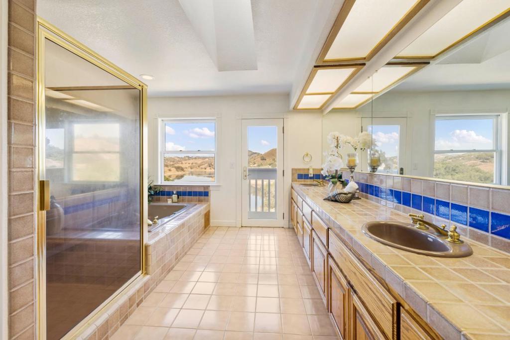 17300 Chesbro Lake Drive Property Photo 26