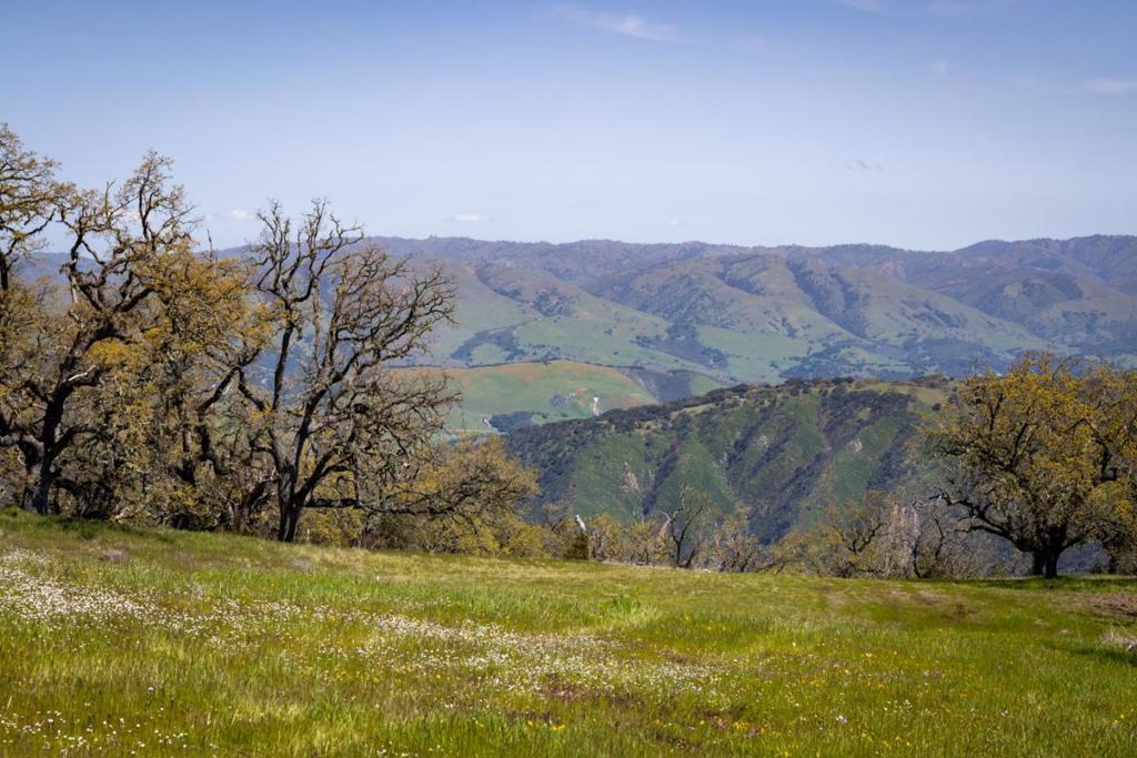 26 Long Ridge Trail Property Photo 1