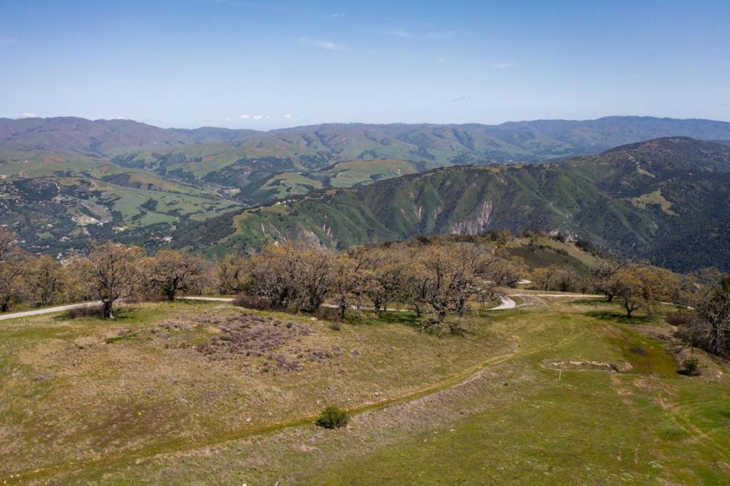 26 Long Ridge Trail Property Photo 3