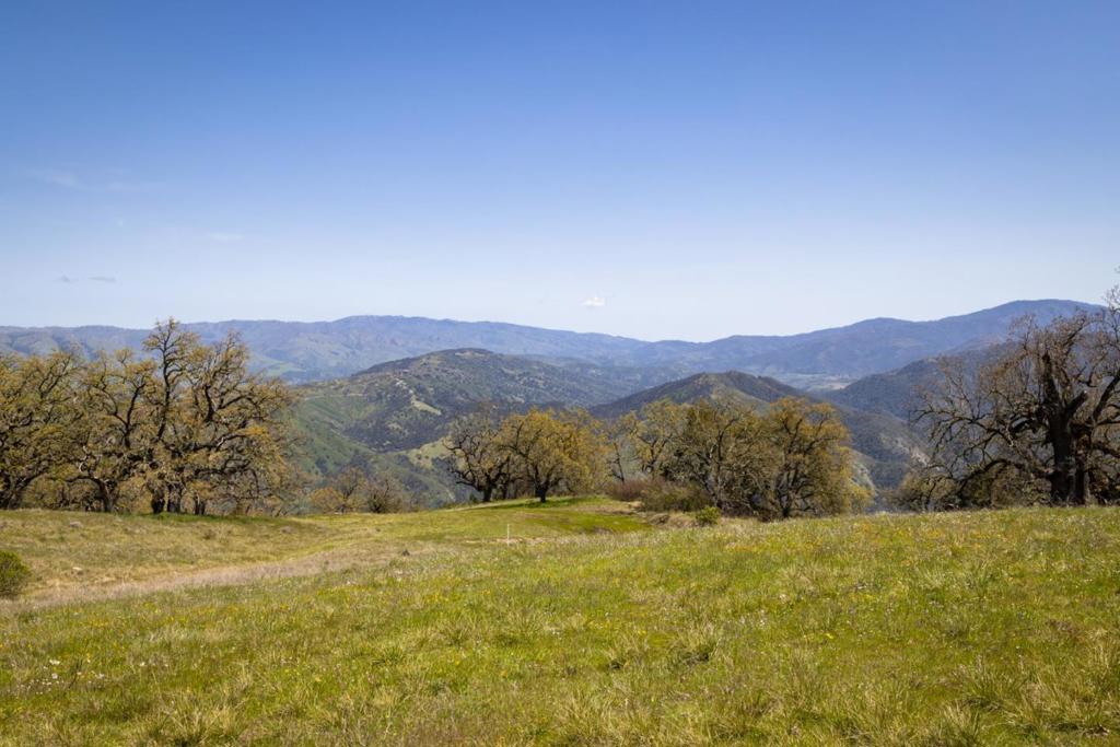 26 Long Ridge Trail Property Photo 4