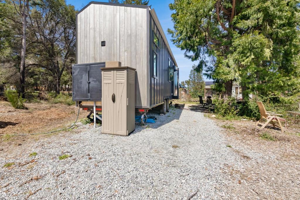 335 Braemoor Drive Property Photo 17
