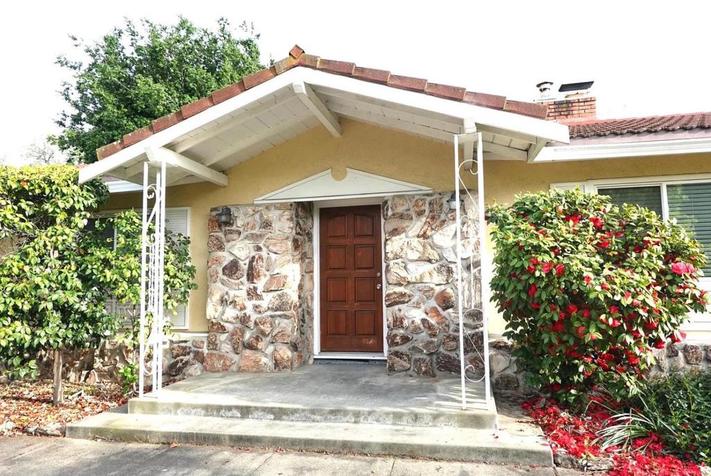 185 Calle Nogales Property Photo 2