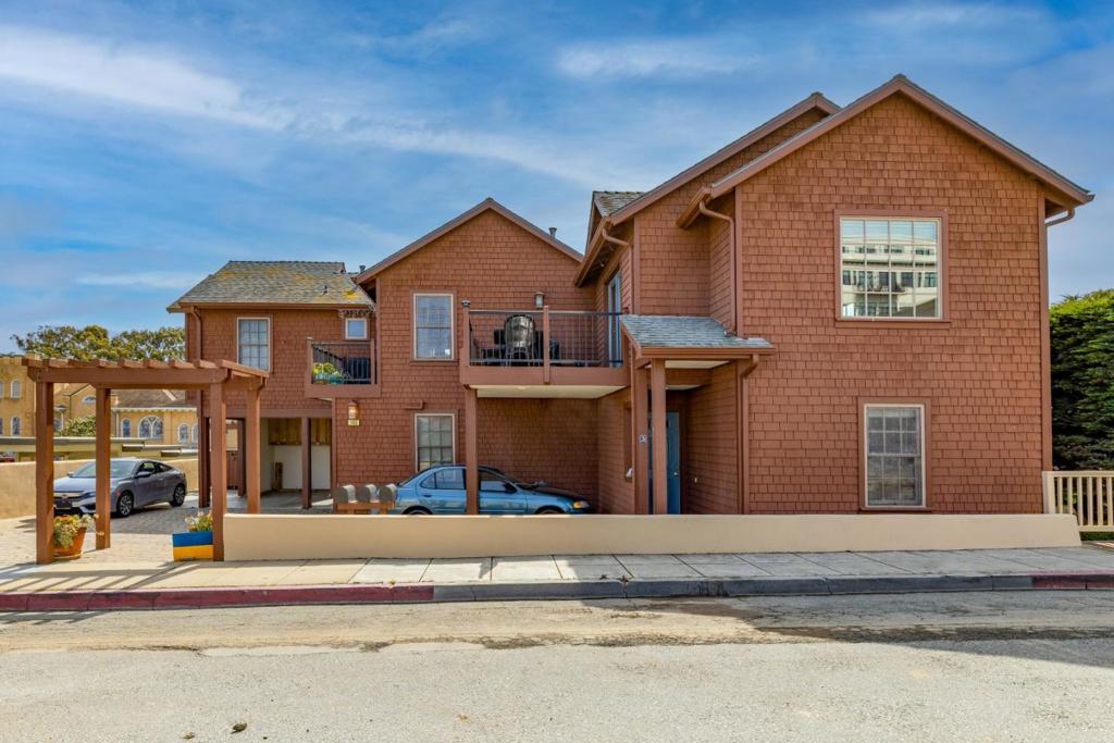 145 15th Street Property Photo 1