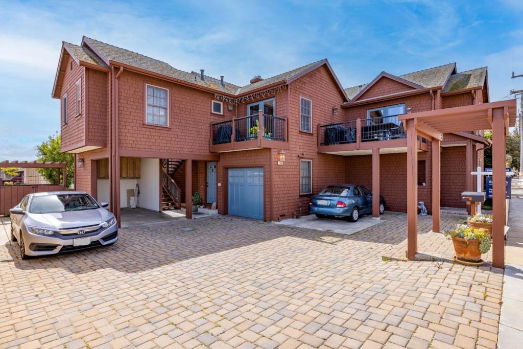 145 15th Street Property Photo 3