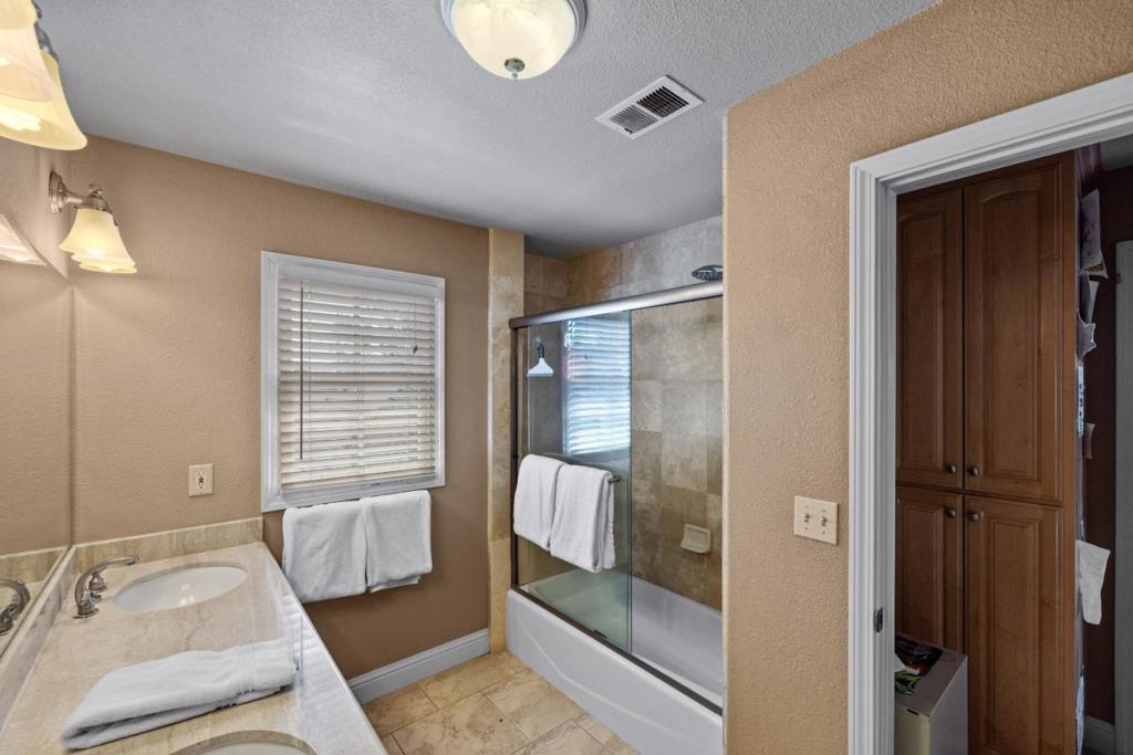 145 15th Street Property Photo 13