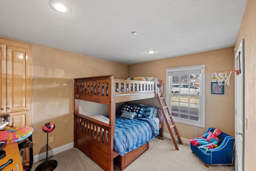 145 15th Street Property Photo 14