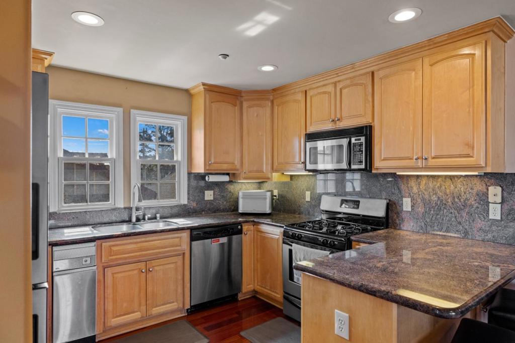 145 15th Street Property Photo 21