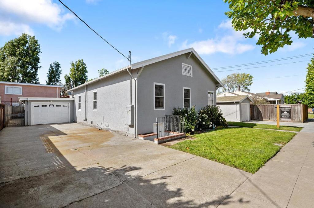 449 Angus Avenue Property Photo 2