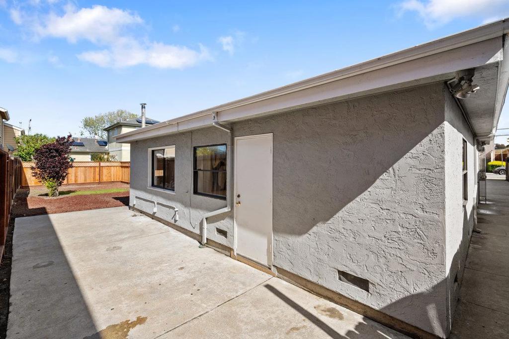 449 Angus Avenue Property Photo 3