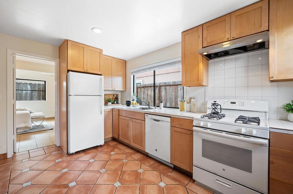 449 Angus Avenue Property Photo 12