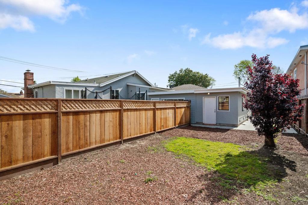 449 Angus Avenue Property Photo 19