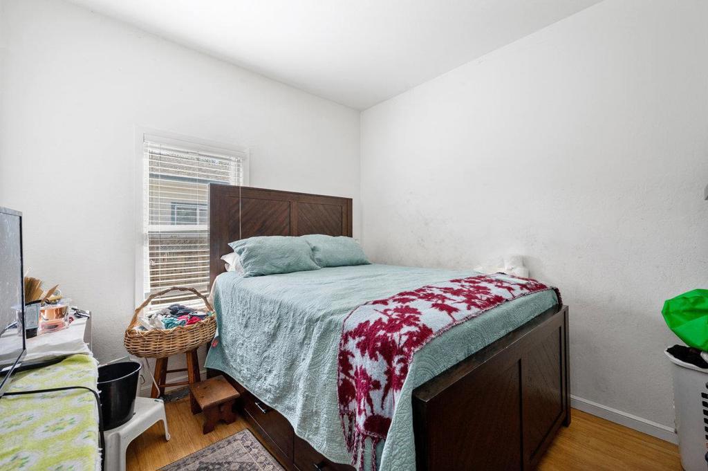 449 Angus Avenue Property Photo 30