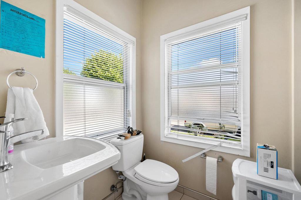 449 Angus Avenue Property Photo 32