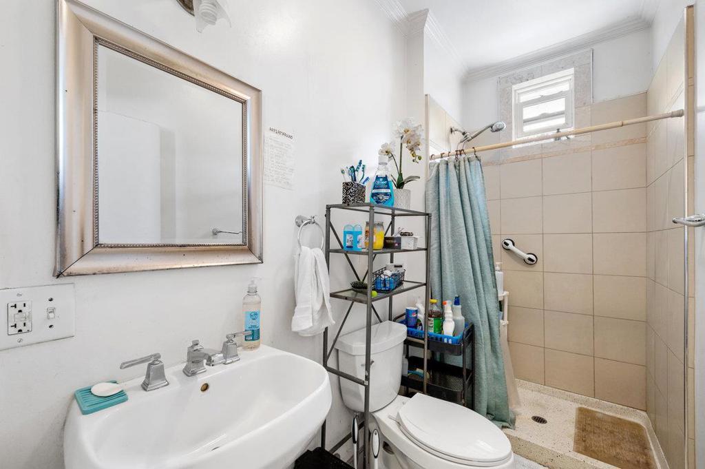 449 Angus Avenue Property Photo 33