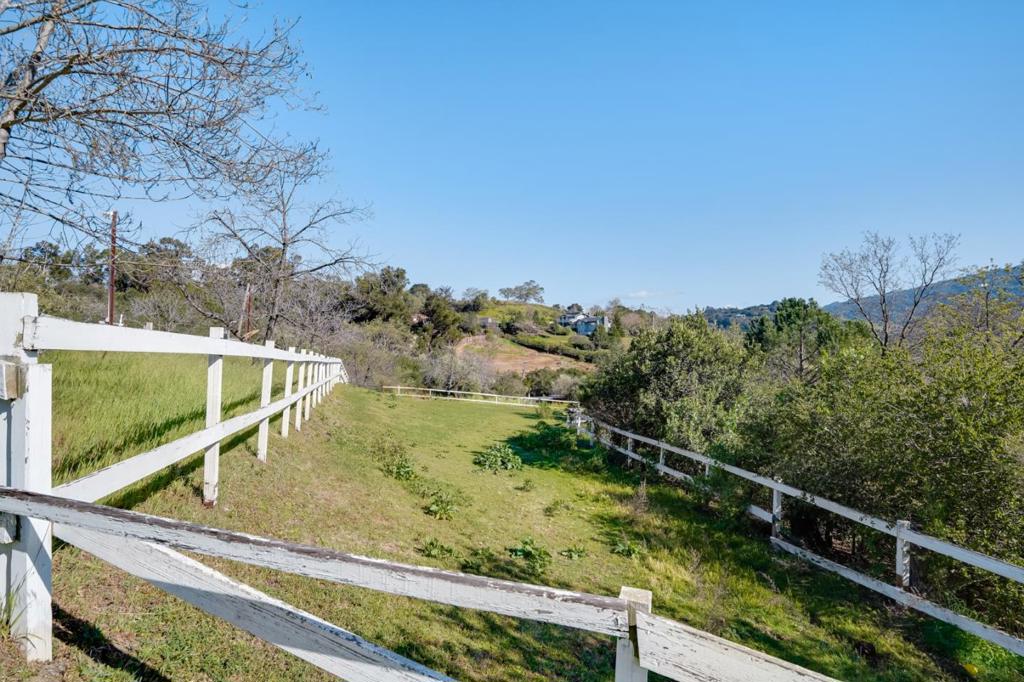 22200 Mount Eden Road Property Photo 7