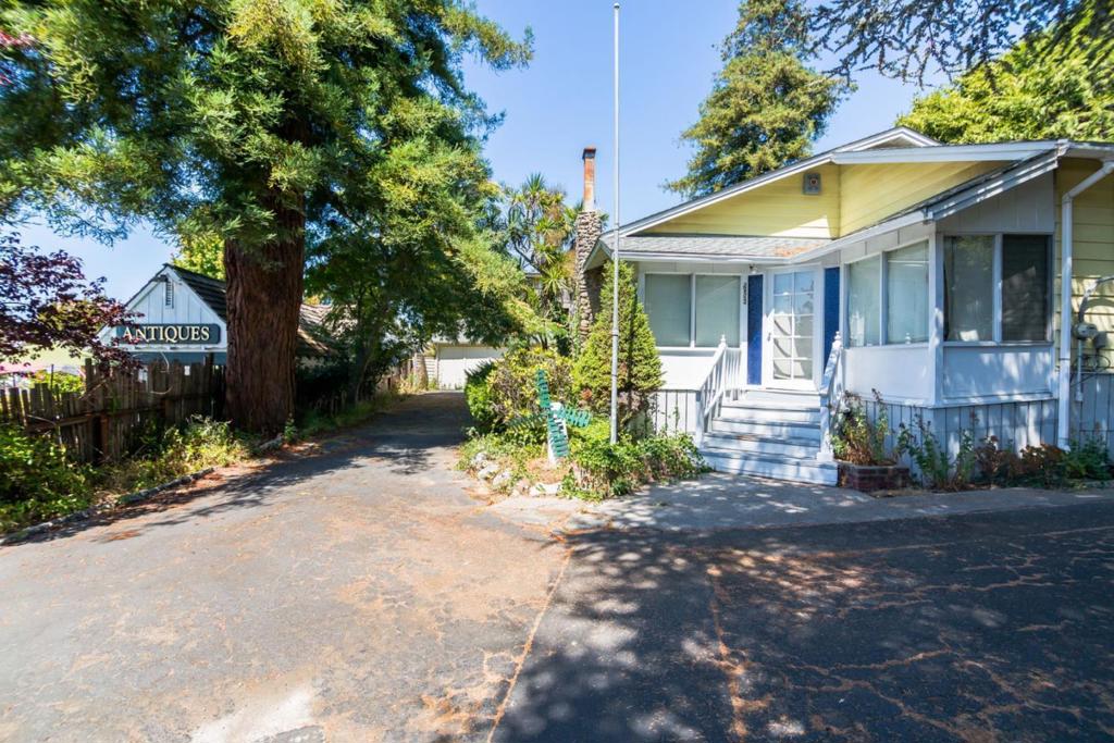 5035 Soquel Drive Property Photo 2