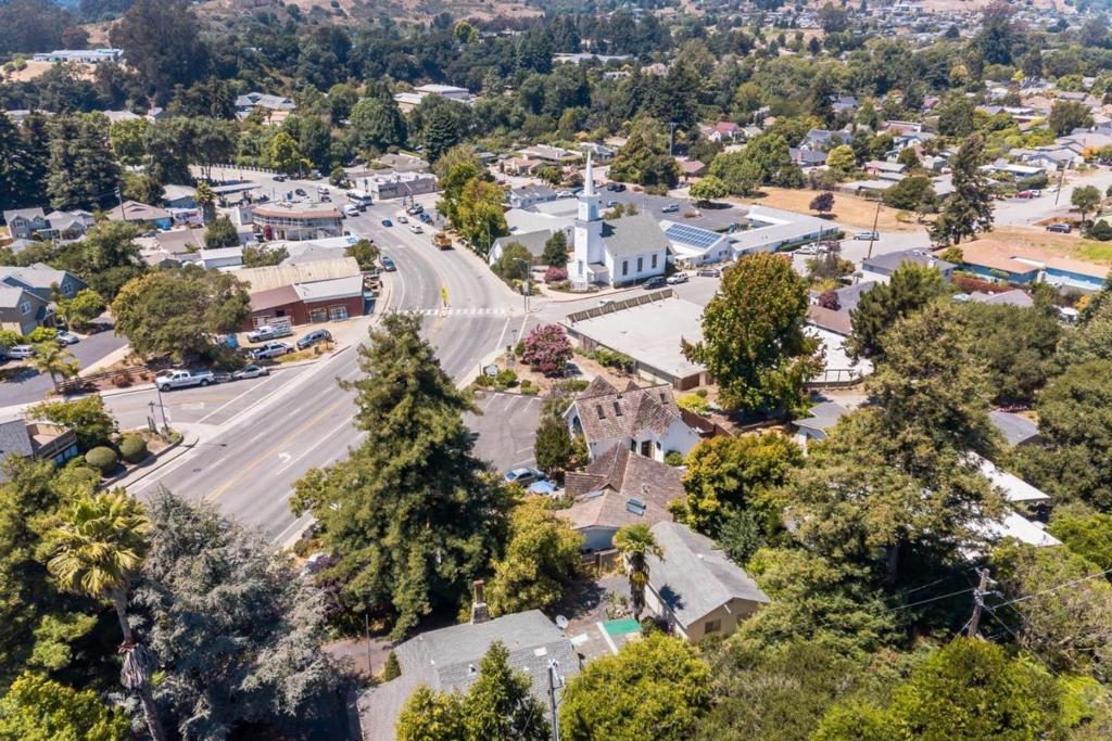 5035 Soquel Drive Property Photo 15