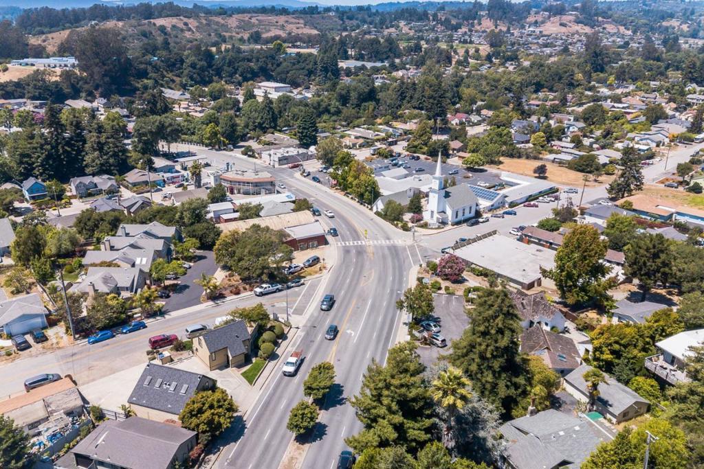 5035 Soquel Drive Property Photo 16