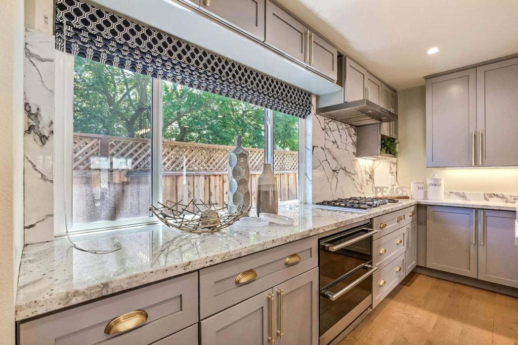 10381 Meadow Place Property Photo 8