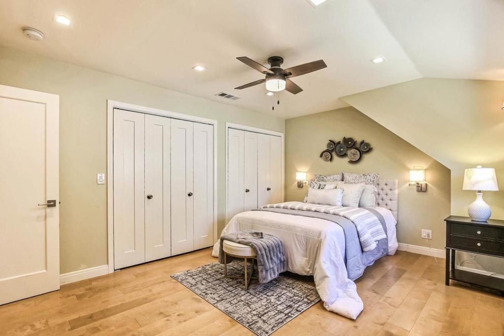 10381 Meadow Place Property Photo 9