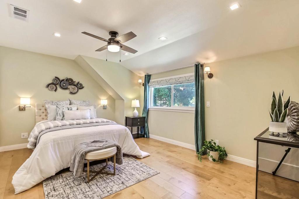 10381 Meadow Place Property Photo 10