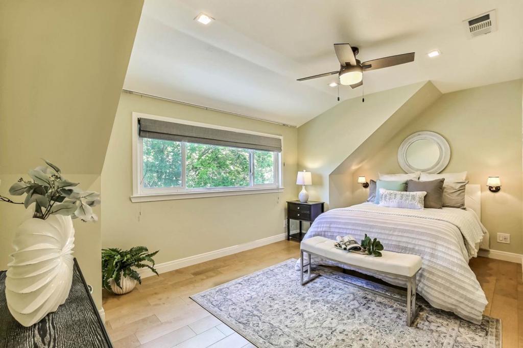 10381 Meadow Place Property Photo 11