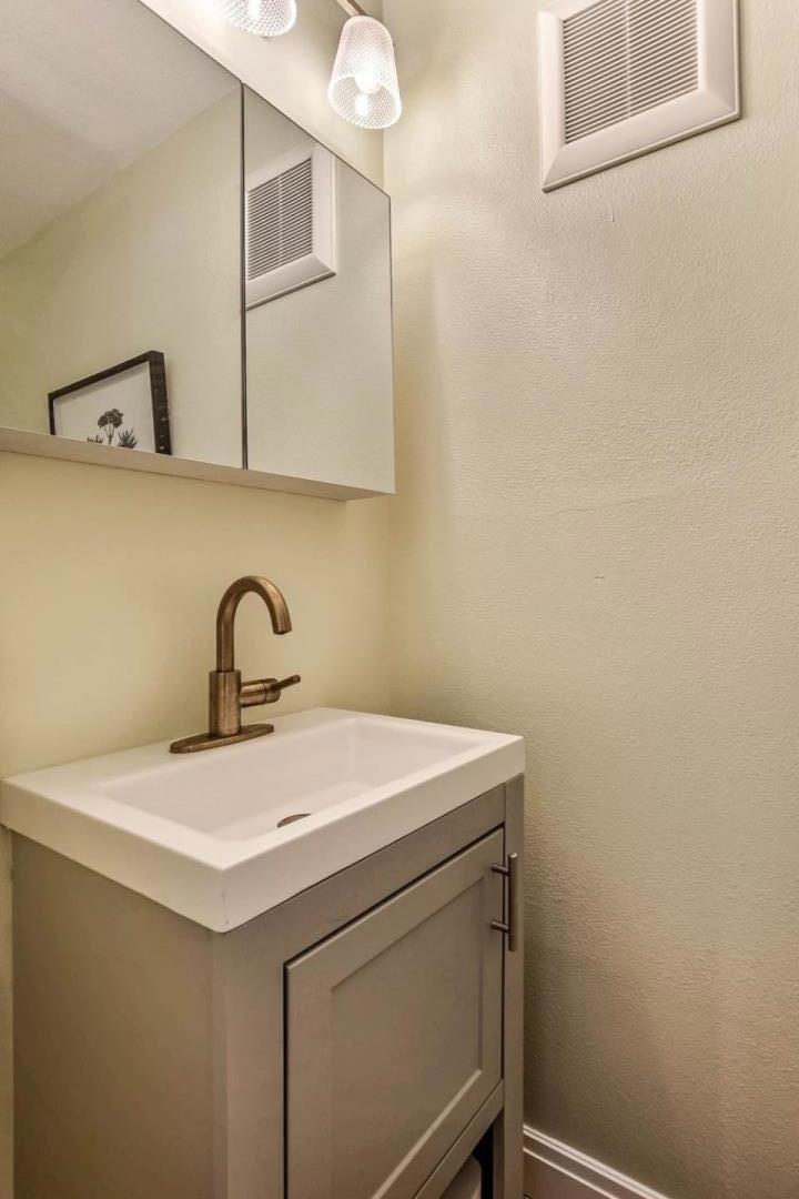 10381 Meadow Place Property Photo 14