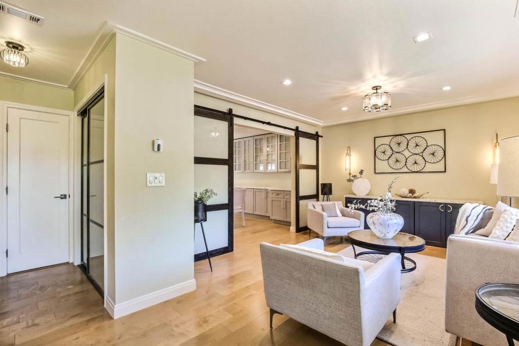 10381 Meadow Place Property Photo 16