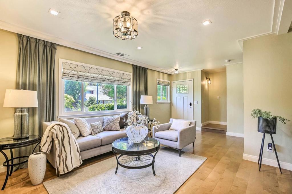 10381 Meadow Place Property Photo 18