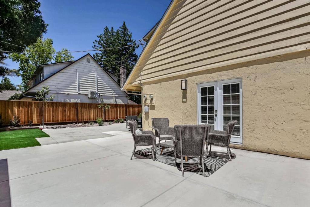 10381 Meadow Place Property Photo 30