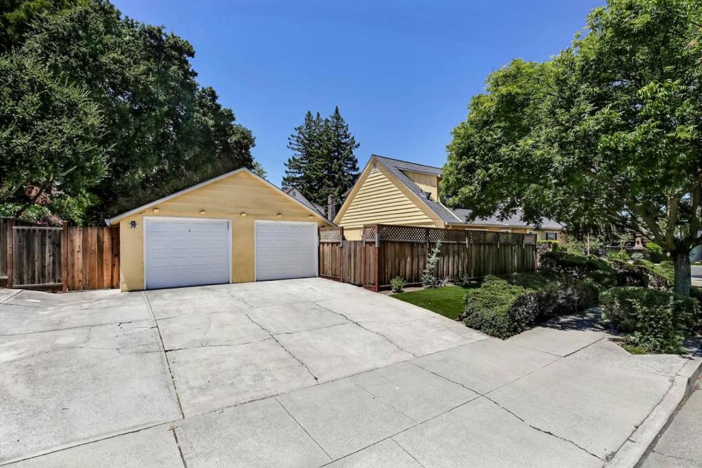 10381 Meadow Place Property Photo 31