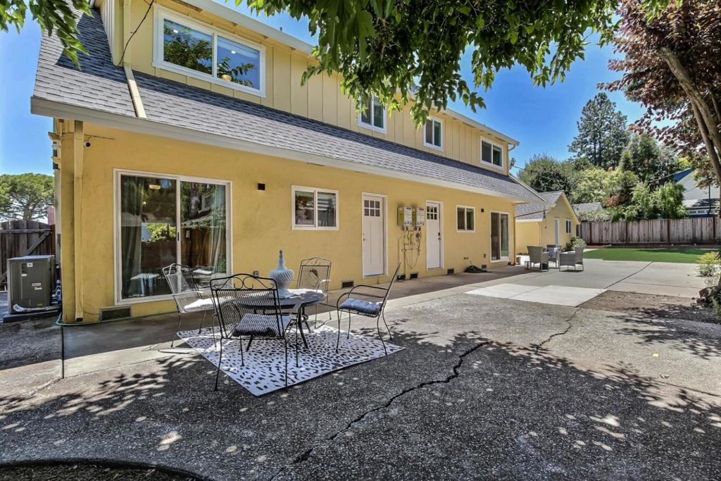 10381 Meadow Place Property Photo 32