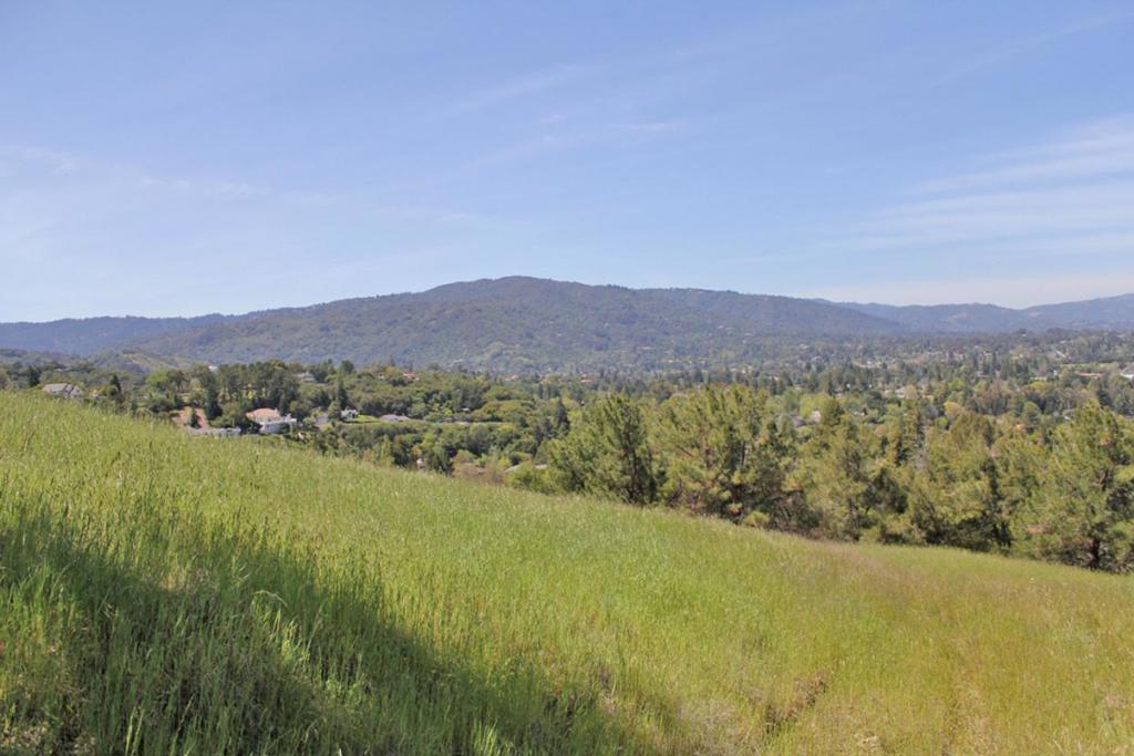 170 Twin Oaks Drive Property Photo 8