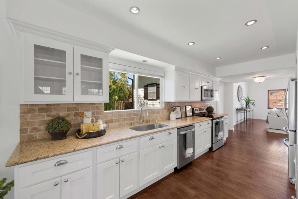 975 Llagas Road Property Photo 10