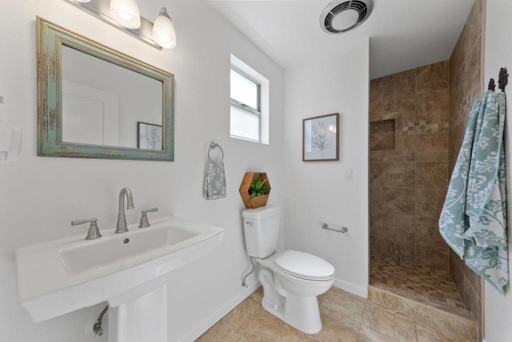 975 Llagas Road Property Photo 16