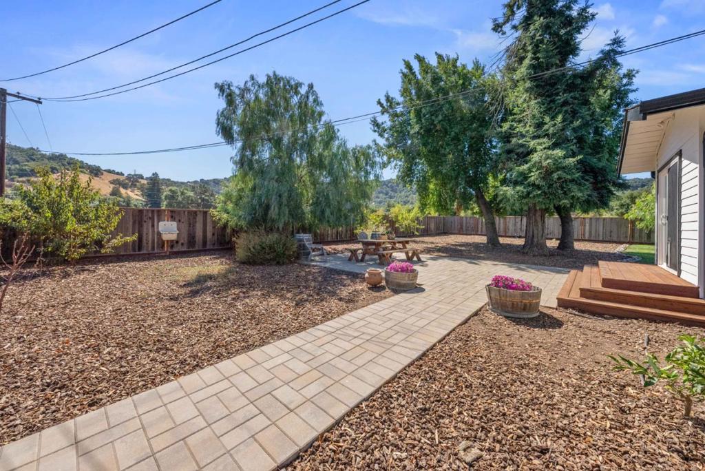 975 Llagas Road Property Photo 30
