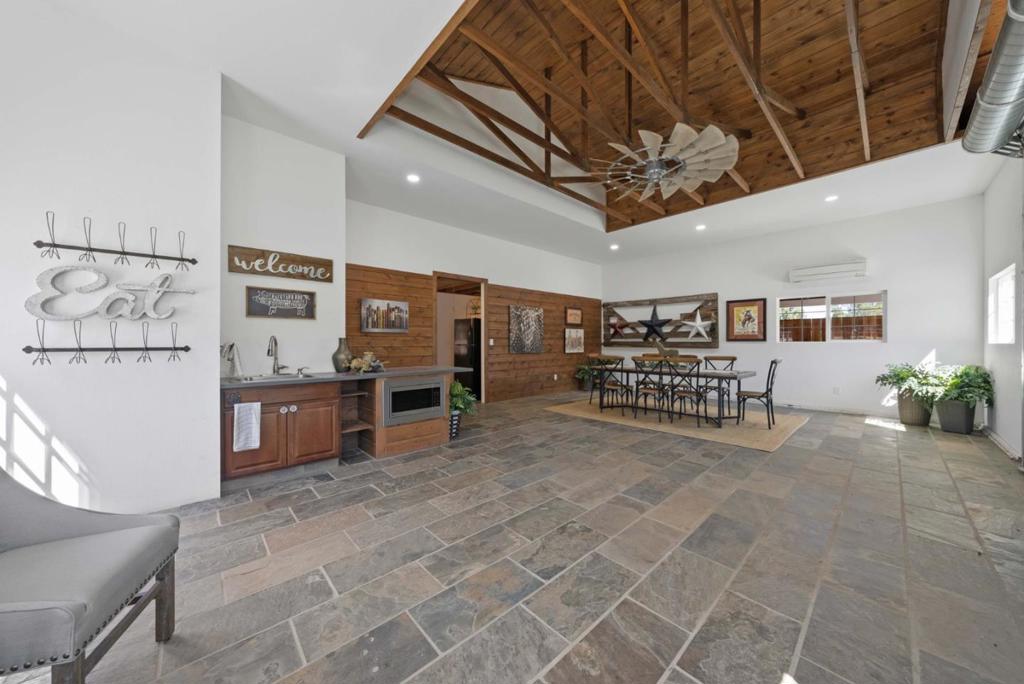 975 Llagas Road Property Photo 36