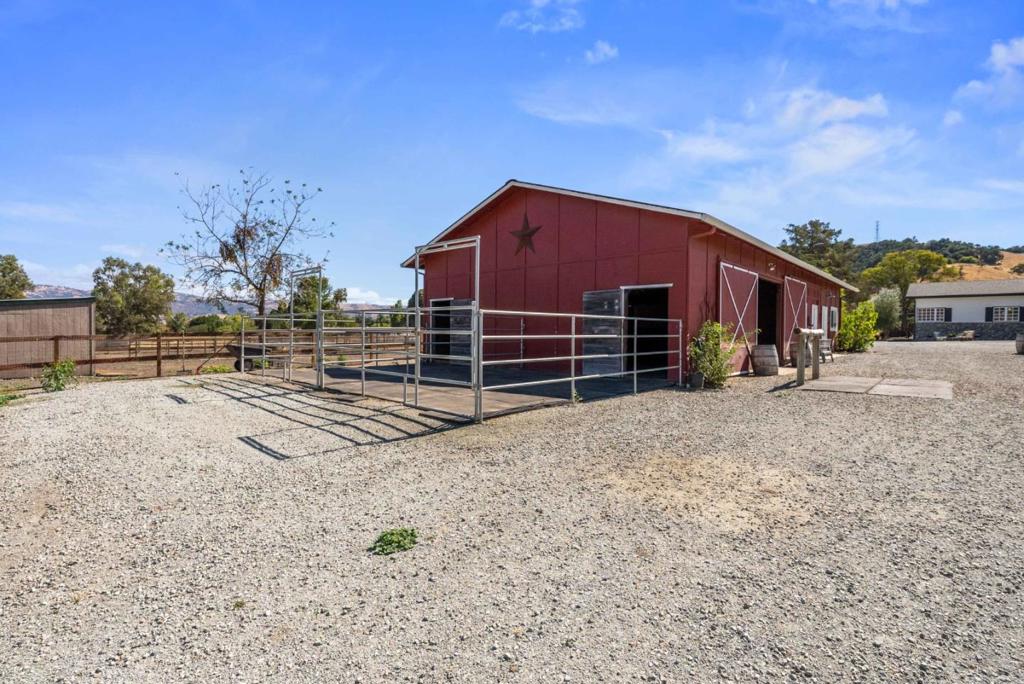 975 Llagas Road Property Photo 47
