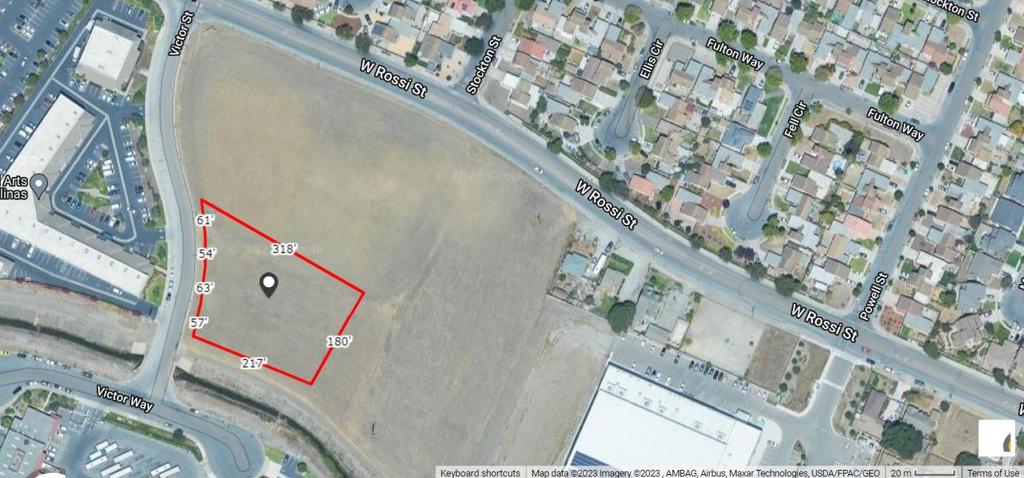 350 Victor Street Property Photo 4