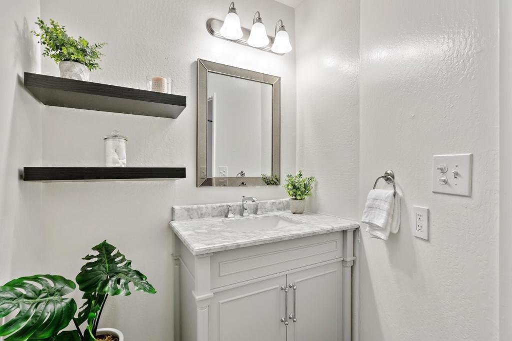 320 Peninsula Avenue 412 Property Photo 13
