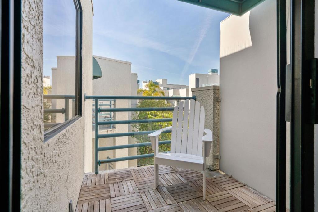 320 Peninsula Avenue 412 Property Photo 15