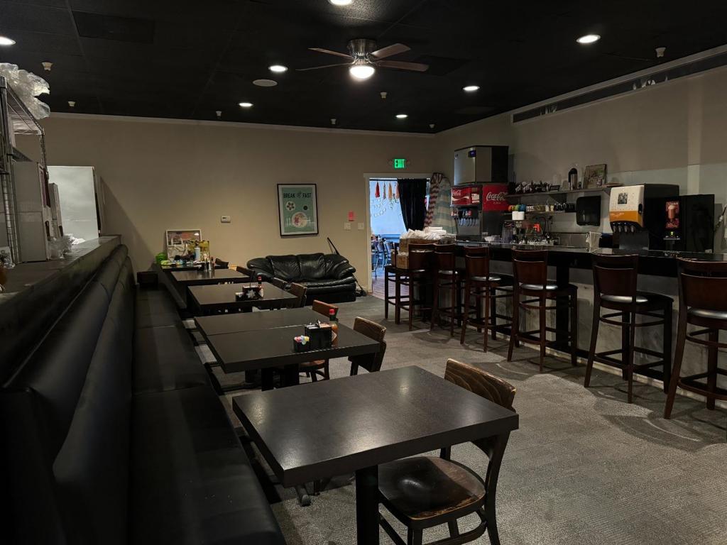 1688 1688 Decoto Road Property Photo 34